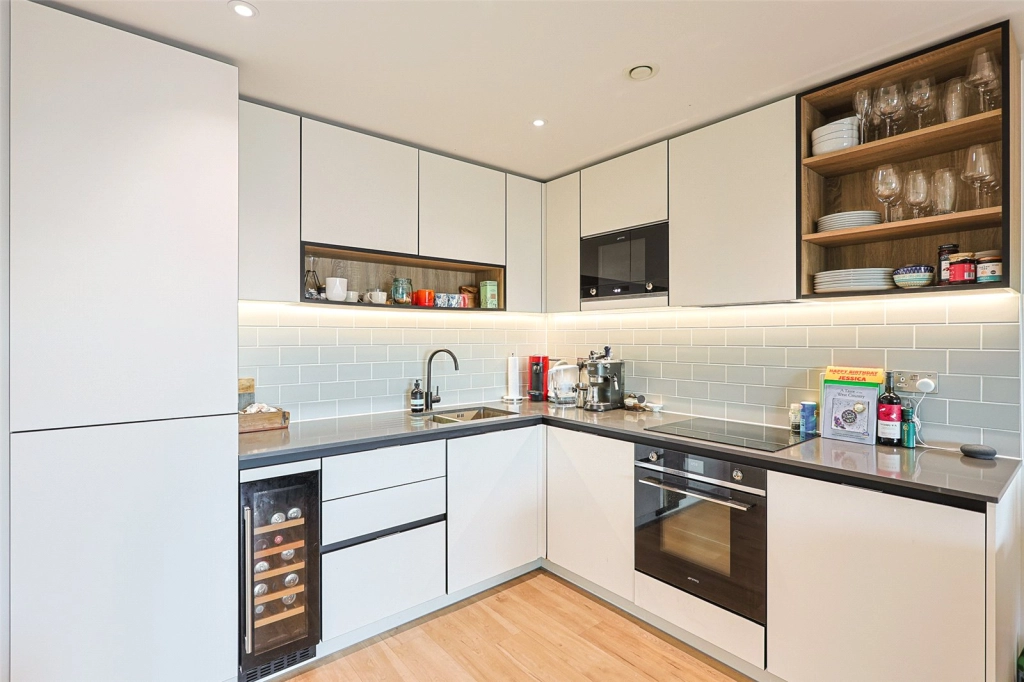 2 bedrooms apartments/flats for sale in Beaufort Square, Beaufort Park, Colindale - NW9 view 3