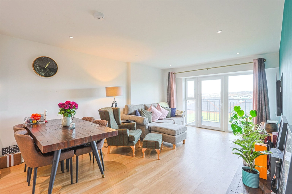 2 bedrooms apartments/flats for sale in Beaufort Square, Beaufort Park, Colindale - NW9 view 2