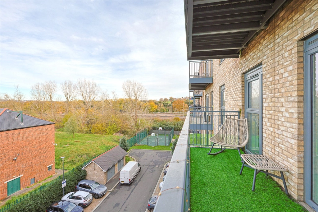 2 bedrooms apartments/flats for sale in Beaufort Square, Beaufort Park, Colindale - NW9 view 16