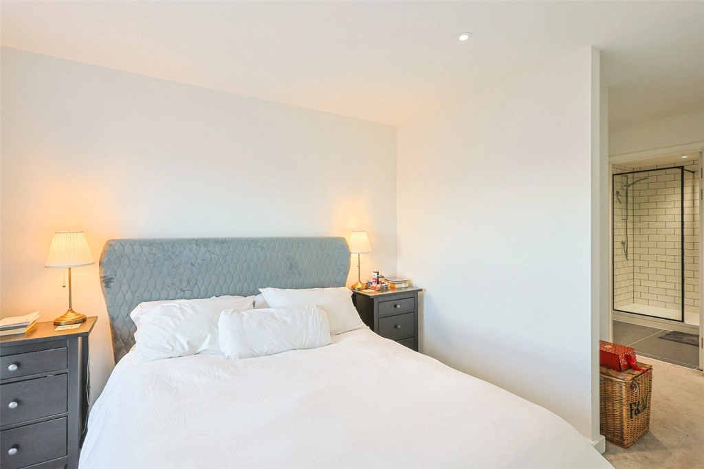 2 bedrooms apartments/flats for sale in Beaufort Square, Beaufort Park, Colindale - NW9 view 13