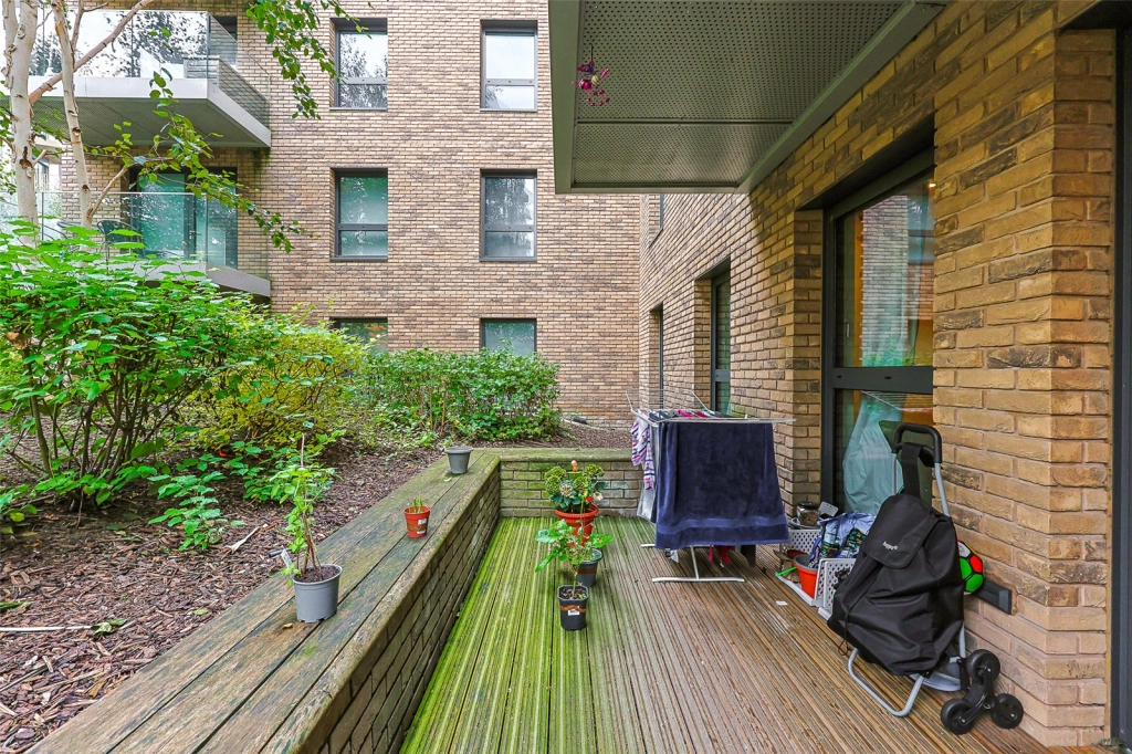 2 bedrooms apartments/flats for sale in Engineers Way, Wembley - HA9 view 9