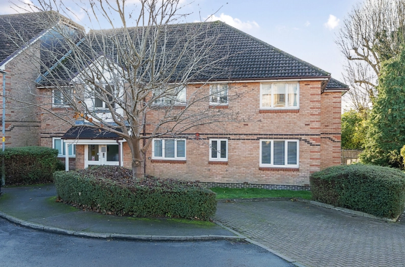 1 bedroom apartments/flats to sale in Bornedene, Potters Bar, Hertfordshire-image 1