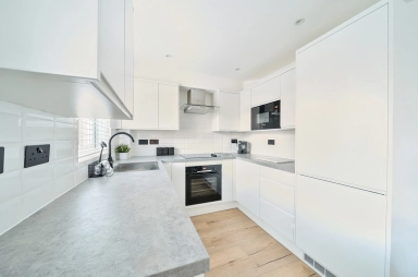 Bornedene, Potters Bar, Hertfordshire EN6 image 3
