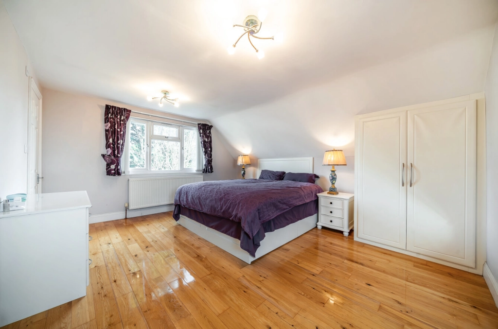 5 bedrooms houses for sale in Colindeep Gardens, Hendon - NW4 view 17