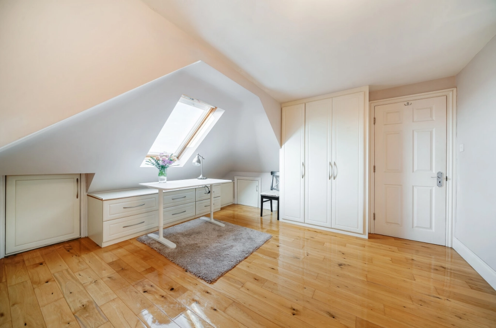 5 bedrooms houses for sale in Colindeep Gardens, Hendon - NW4 view 20