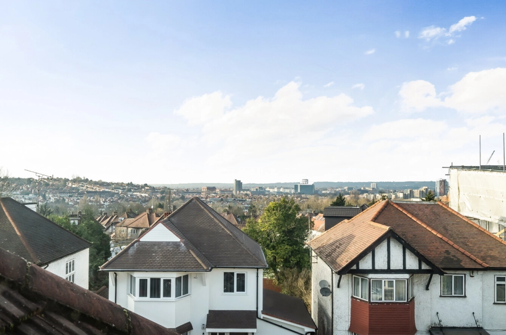 5 bedrooms houses for sale in Colindeep Gardens, Hendon - NW4 view 21