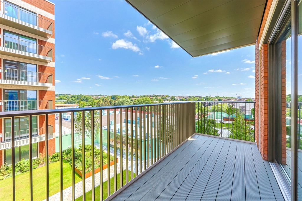 3 bedrooms apartments/flats for sale in Henshaw Parade, The Hyde, Colindale - NW9 view 9