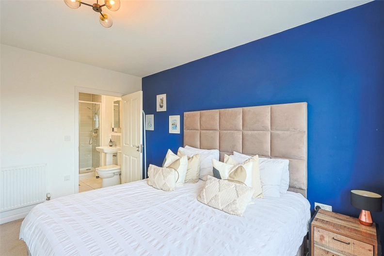 2 bedrooms apartments/flats for sale in Grahame Park Way, Colindale - NW9 view 4