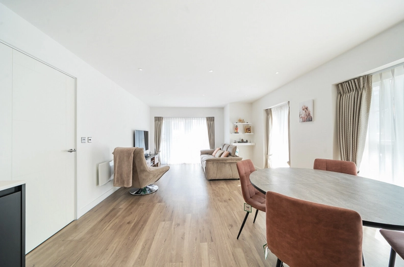 2 bedrooms apartments/flats to sale in East Drive, Beaufort Park, Colindale-image 15