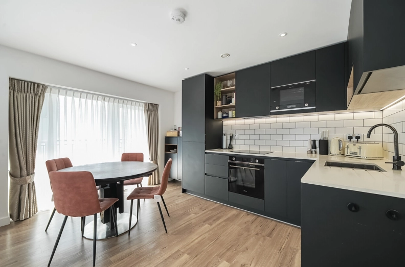 2 bedrooms apartments/flats to sale in East Drive, Beaufort Park, Colindale-image 7