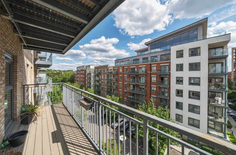 2 bedrooms apartments/flats to sale in East Drive, Beaufort Park, Colindale-image 9
