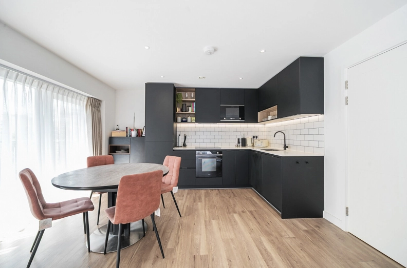 2 bedrooms apartments/flats to sale in East Drive, Beaufort Park, Colindale-image 13