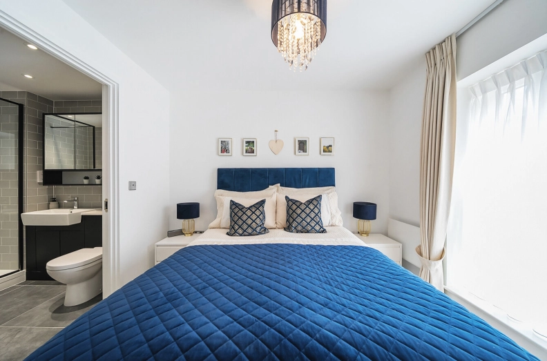 2 bedrooms apartments/flats to sale in East Drive, Beaufort Park, Colindale-image 18