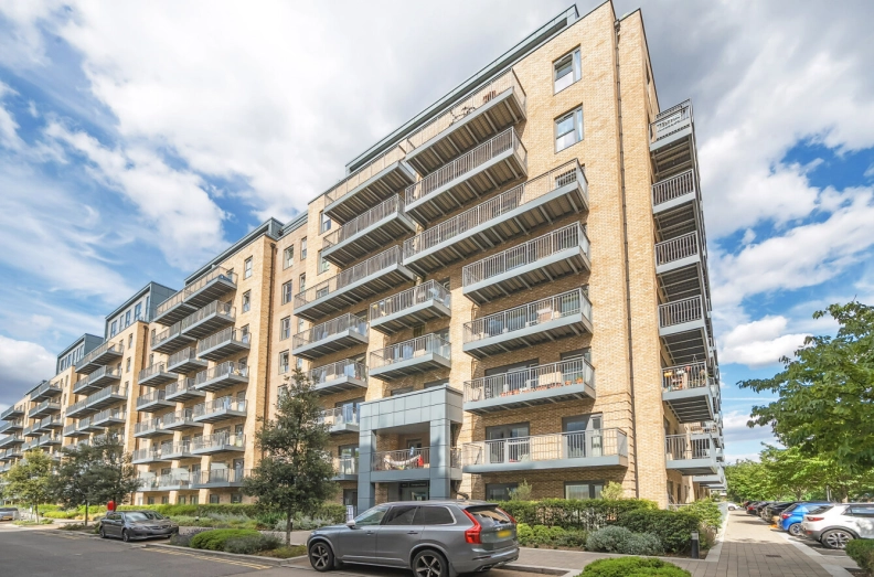 2 bedrooms apartments/flats to sale in East Drive, Beaufort Park, Colindale-image 1