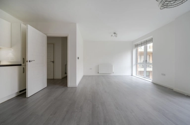 Grahame Park Way, Colindale - NW9 view 4