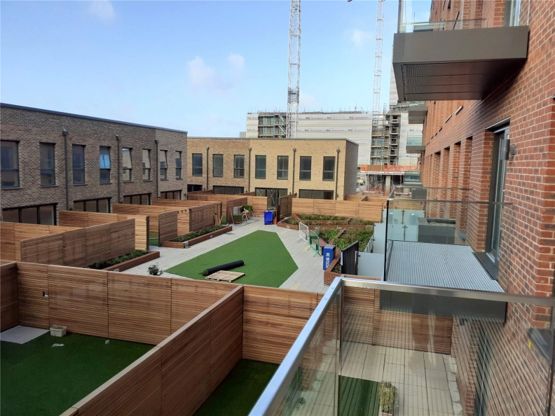 1 bedroom apartments/flats to sale in Lismore Boulevard, Colindale Gardens, Colindale-image 11