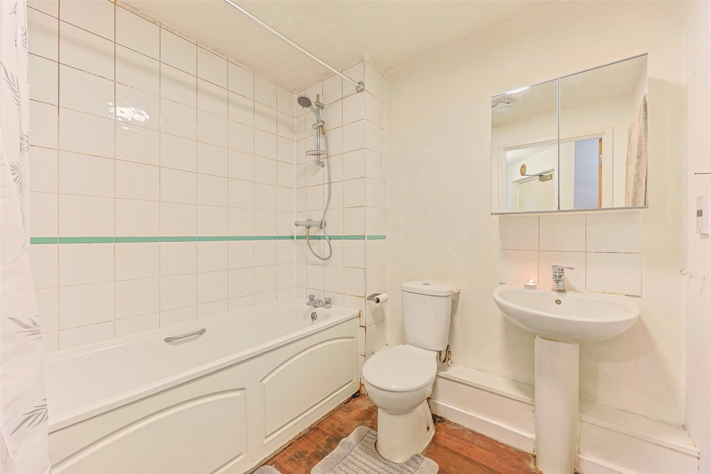 2 bedrooms apartments/flats for sale in Kenley Avenue, Colindale - NW9 view 9