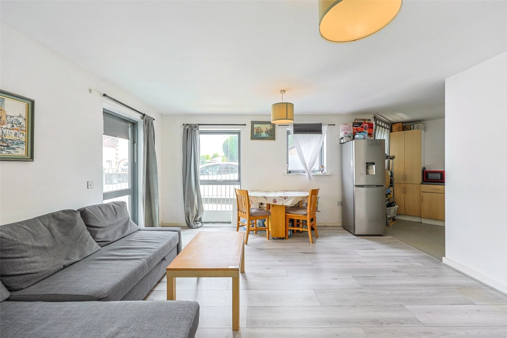 2 bedrooms apartments/flats for sale in Kenley Avenue, Colindale - NW9 view 3