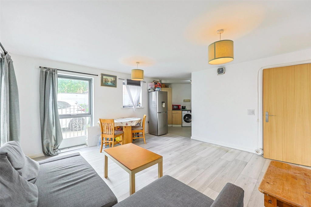 2 bedrooms apartments/flats for sale in Kenley Avenue, Colindale - NW9 view 11