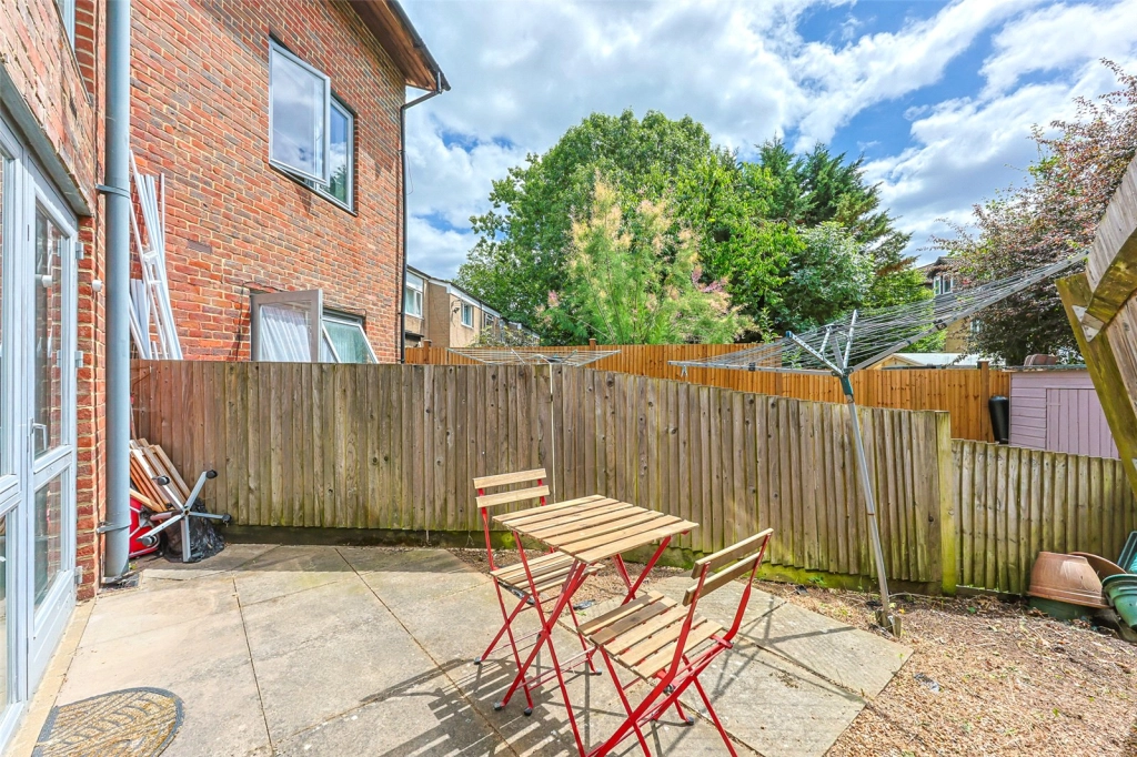 2 bedrooms apartments/flats for sale in Kenley Avenue, Colindale - NW9 view 10