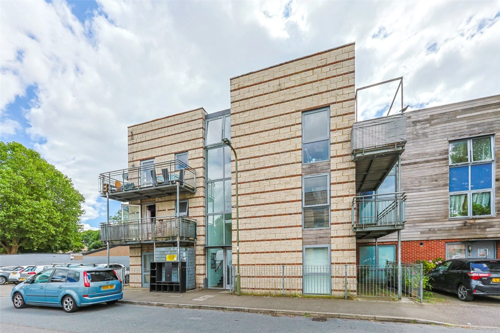 2 bedrooms apartments/flats for sale in Kenley Avenue, Colindale - NW9 view 4