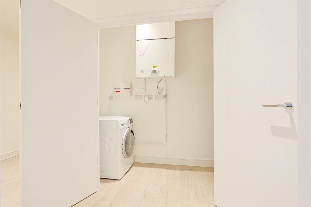 1 bedroom apartments/flats for sale in South Way, Wembley - HA9 view 10