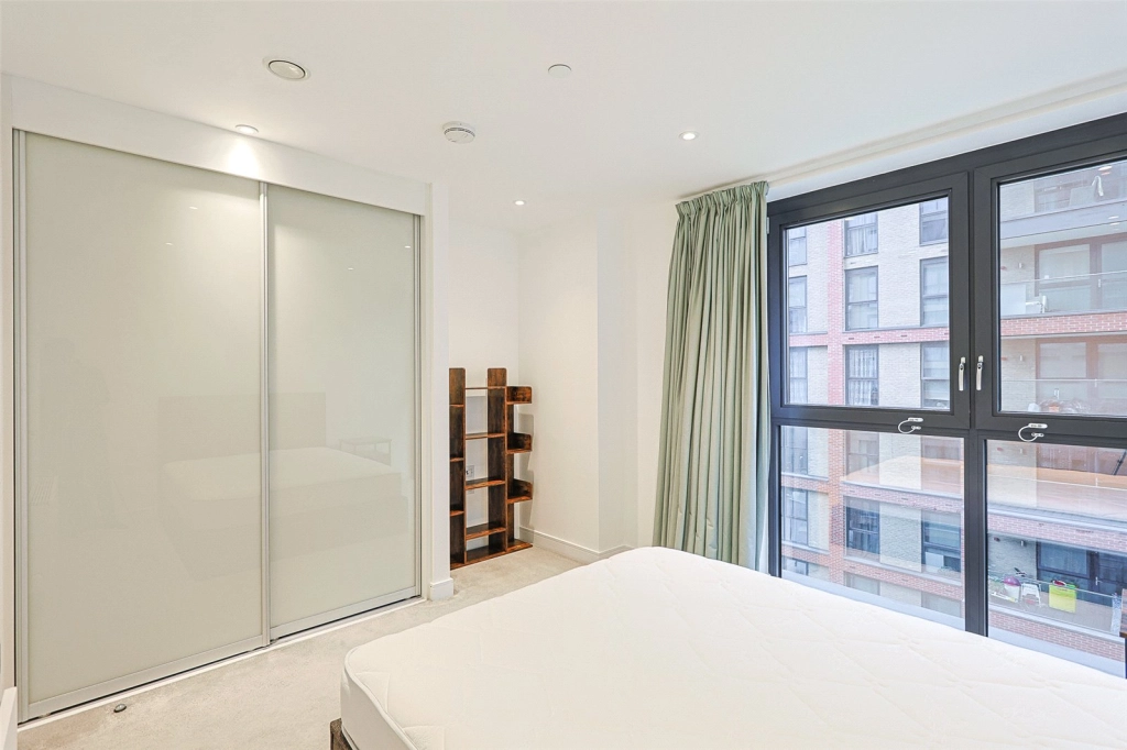 1 bedroom apartments/flats for sale in South Way, Wembley - HA9 view 5