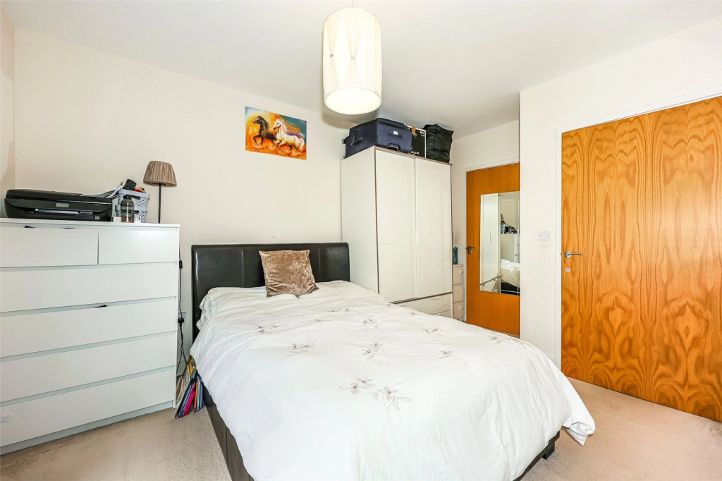 2 bedrooms apartments/flats for sale in Guardian Avenue, Colindale - NW9 view 5