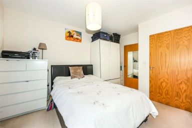 Guardian Avenue, Colindale - NW9 view 5