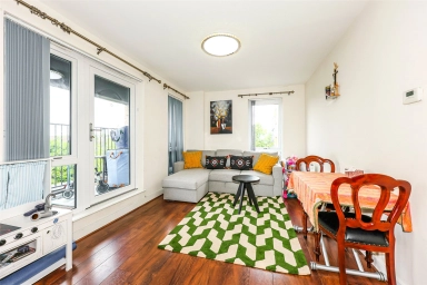 Guardian Avenue, Colindale - NW9 view 4