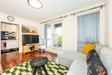 Guardian Avenue, Colindale - NW9 view 2