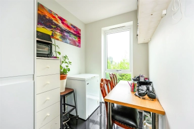 Guardian Avenue, Colindale - NW9 view 16