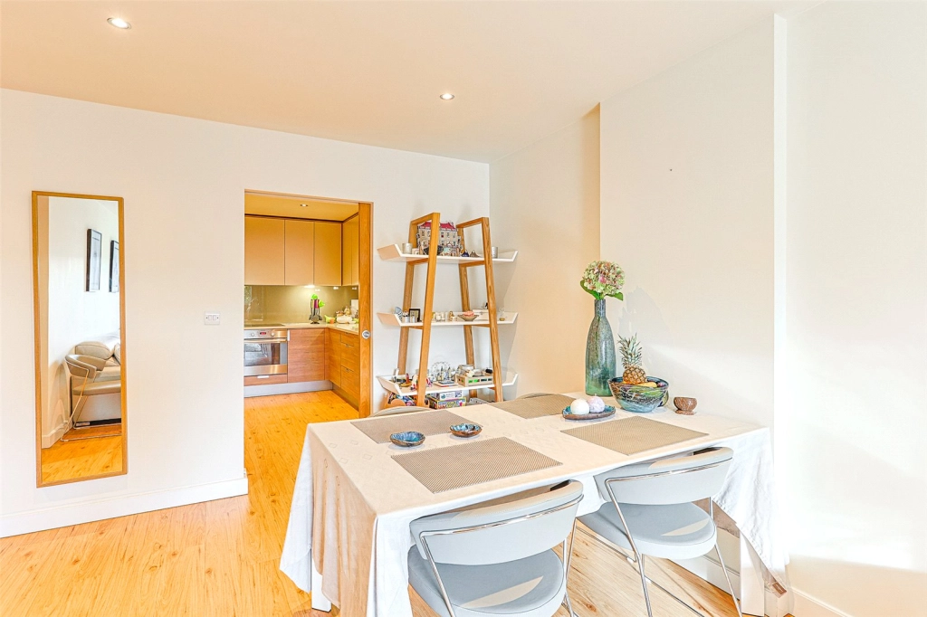 1 bedroom apartments/flats to sale in Heritage Avenue, Beaufort Park, Colindale-image 1