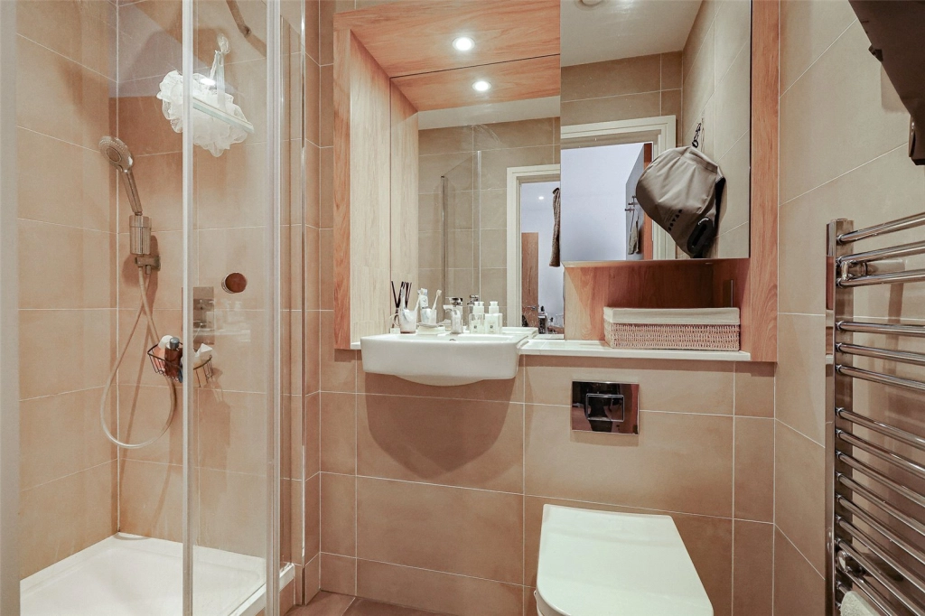 2 bedrooms apartments/flats for sale in Grove Park, Colindale - NW9 view 11