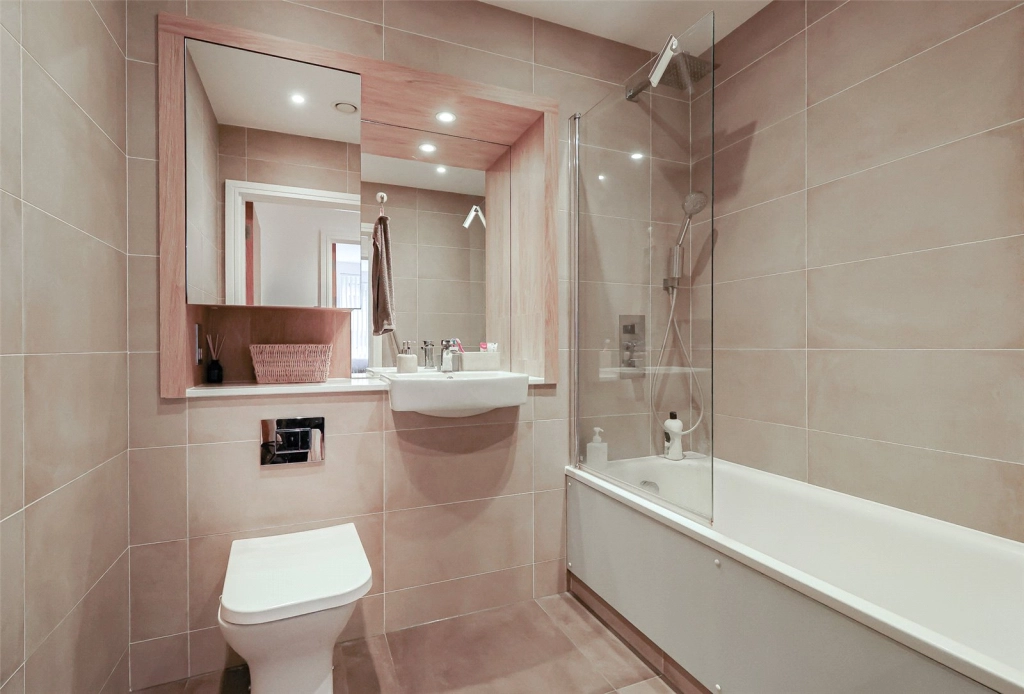 2 bedrooms apartments/flats for sale in Grove Park, Colindale - NW9 view 9