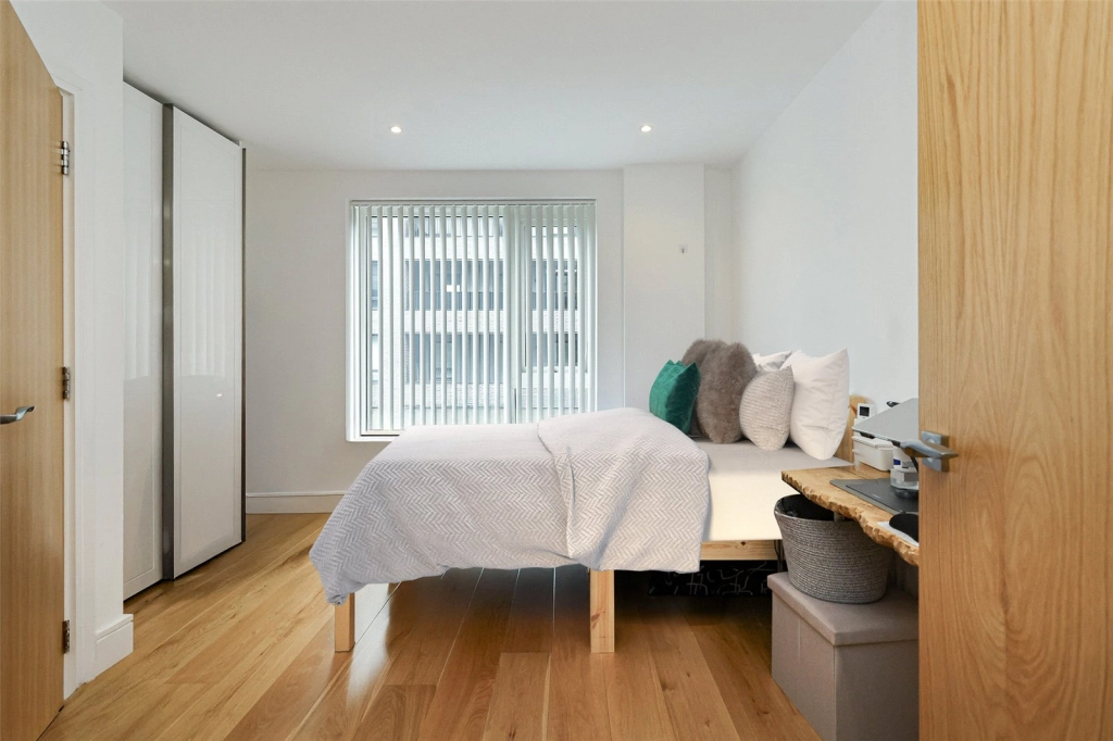 2 bedrooms apartments/flats for sale in Grove Park, Colindale - NW9 view 7