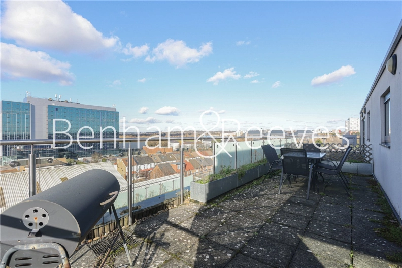 2 bedrooms apartments/flats to sale in Mannock Close, Colindale-image 12