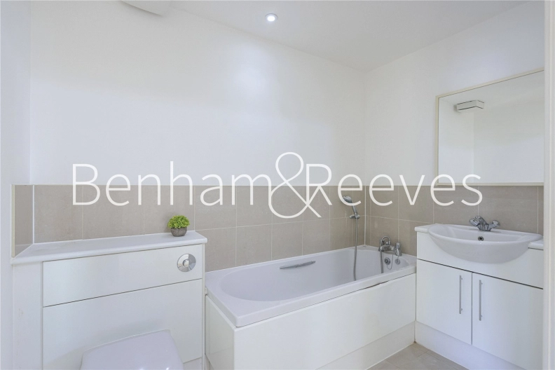 2 bedrooms apartments/flats to sale in Mannock Close, Colindale-image 8