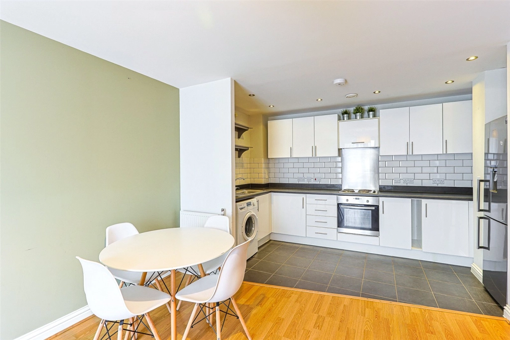 1 bedroom apartments/flats for sale in Salk Close, Colindale - NW9 view 4