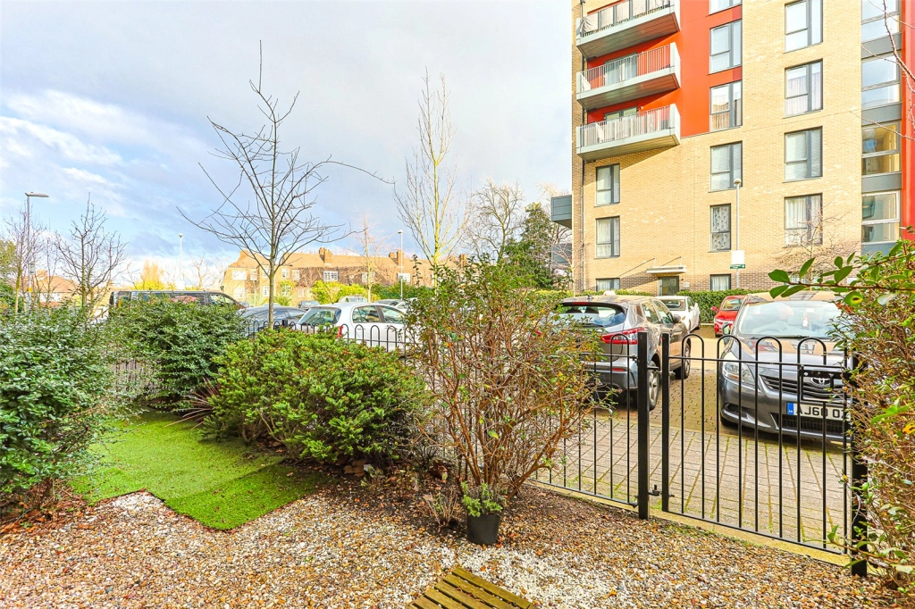 1 bedroom apartments/flats for sale in Salk Close, Colindale - NW9 view 10
