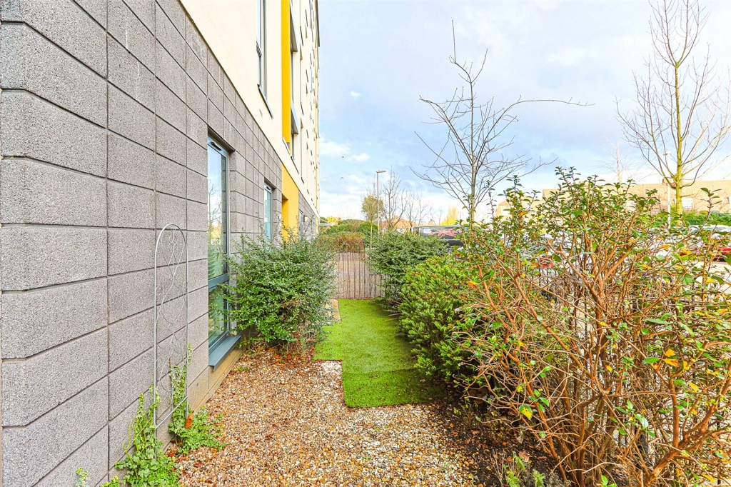 1 bedroom apartments/flats for sale in Salk Close, Colindale - NW9 view 9