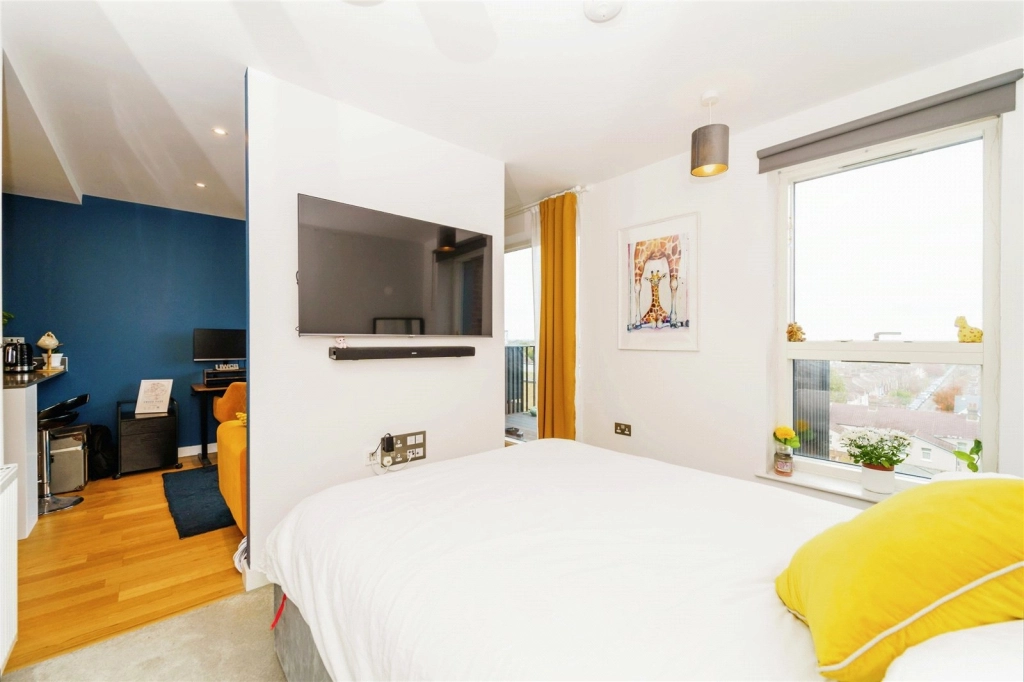 Studio apartments/flats for sale in Samara Drive, Southall - UB1 view 3