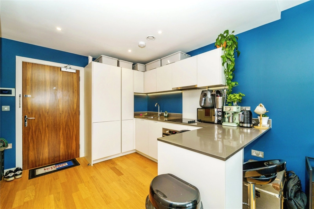 Studio apartments/flats for sale in Samara Drive, Southall - UB1 view 14