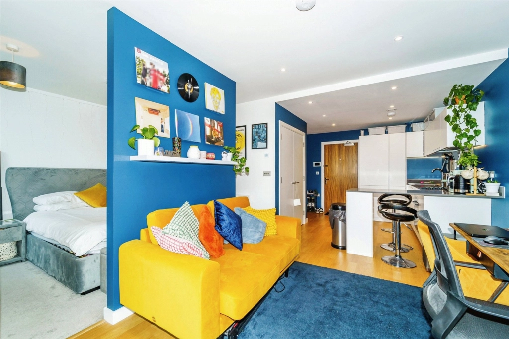 Studio apartments/flats for sale in Samara Drive, Southall - UB1 view 13