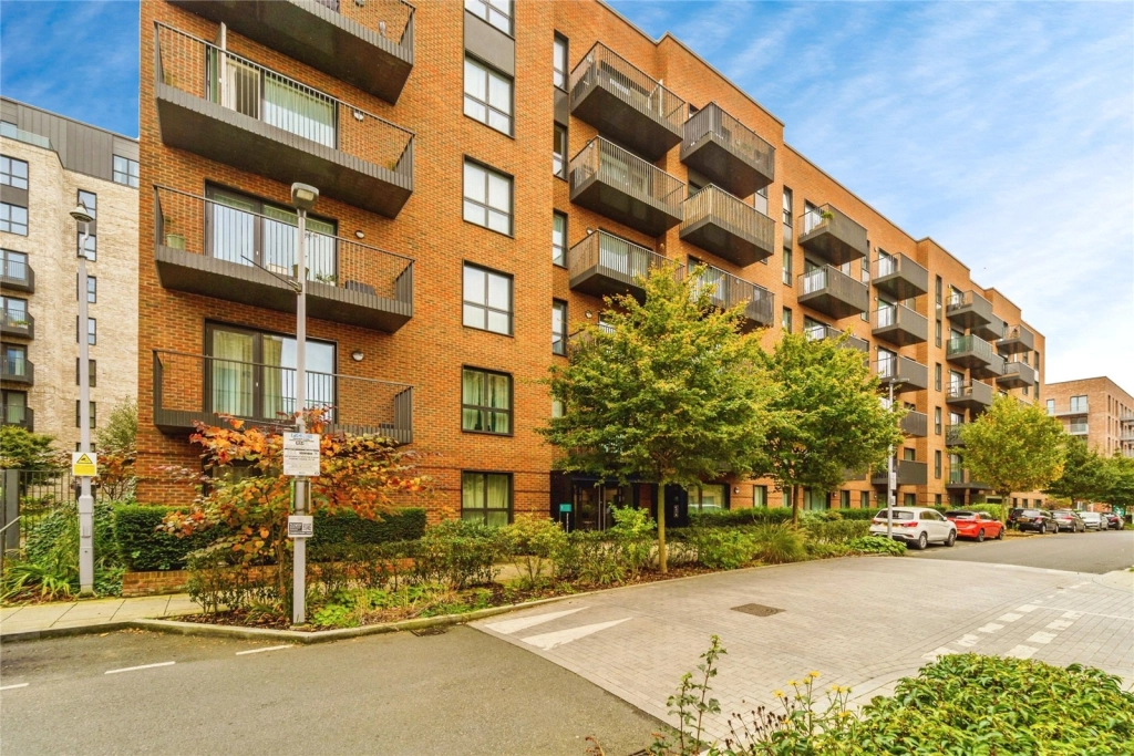 Studio apartments/flats for sale in Samara Drive, Southall - UB1 view 11