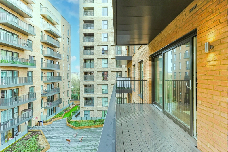 2 bedrooms apartments/flats to sale in Lismore Boulevard, Colindale Gardens, Colindale-image 11