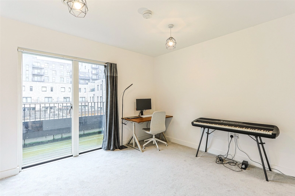 4 bedrooms houses for sale in Oriental Square, Colindale - NW9 view 14