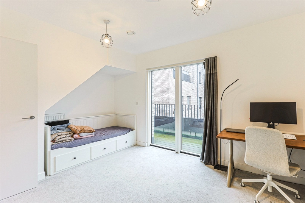 4 bedrooms houses for sale in Oriental Square, Colindale - NW9 view 11