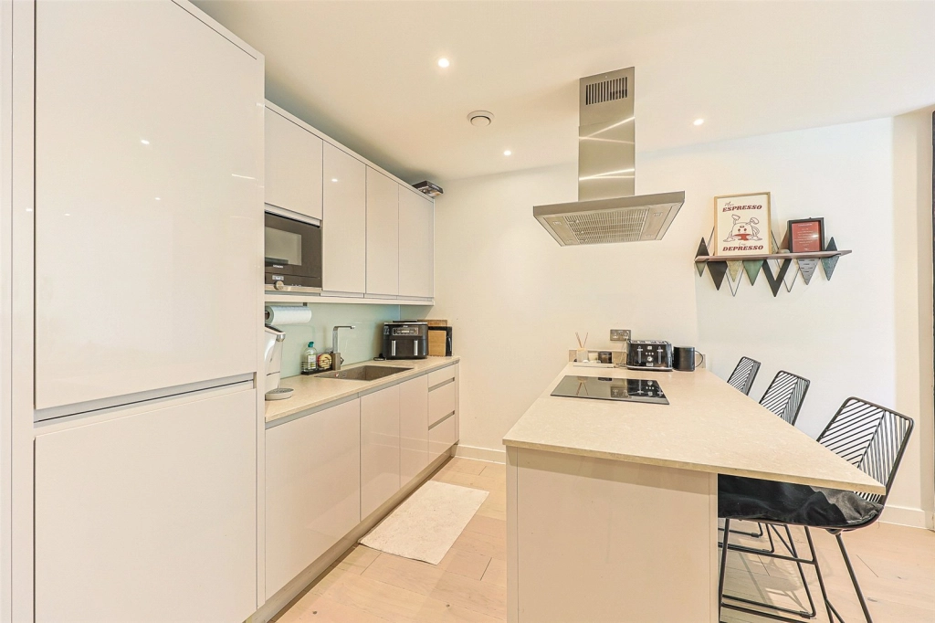 1 bedroom apartments/flats for sale in Achill Close, Colindale Gardens, Colindale - NW9 view 7