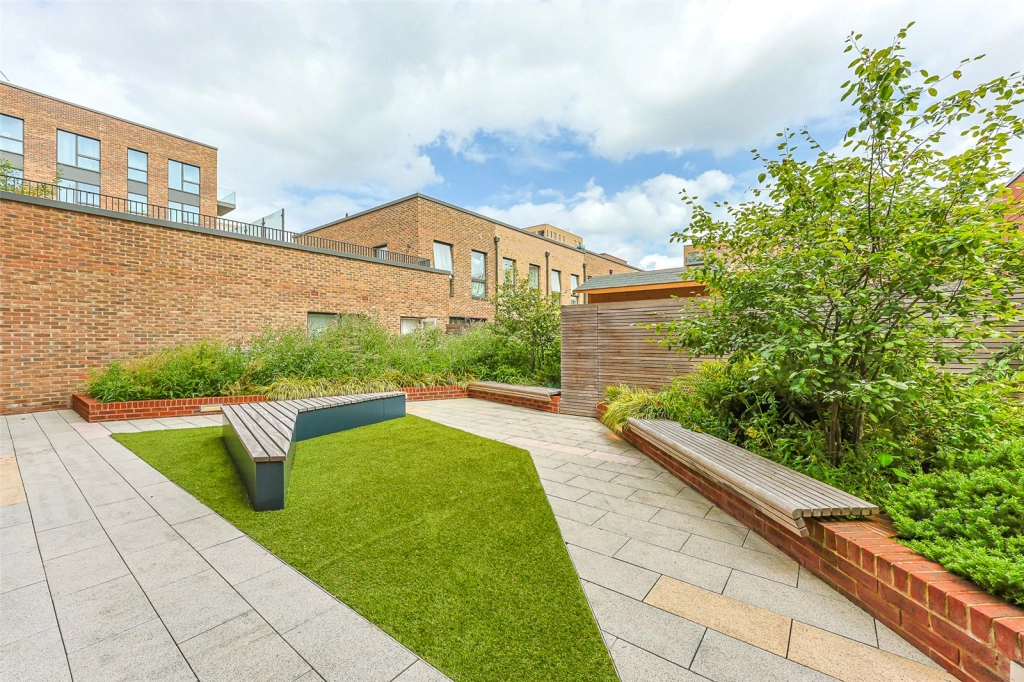 1 bedroom apartments/flats for sale in Achill Close, Colindale Gardens, Colindale - NW9 view 13